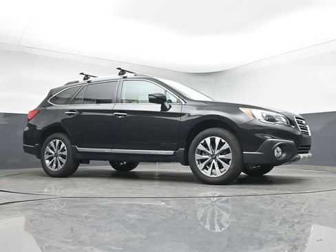 Used 2017 Subaru Outback 2.5i Touring w/ Popular Package #5A image 10
