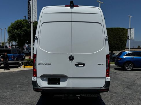 New 2025 Mercedes-Benz Sprinter 2500 image 9