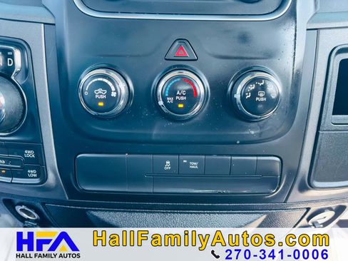 Used 2017 RAM 1500 Express AWD/4WD image 29