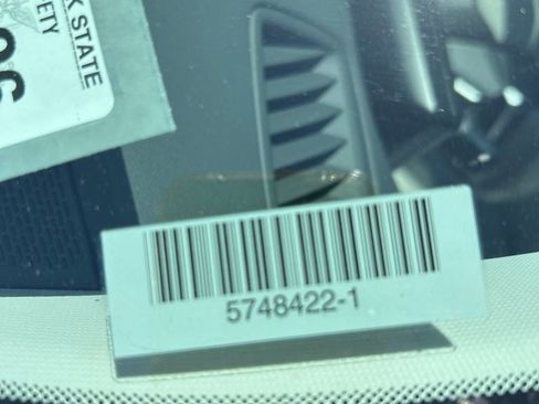 Used 2025 Hyundai Santa Fe SEL image 2