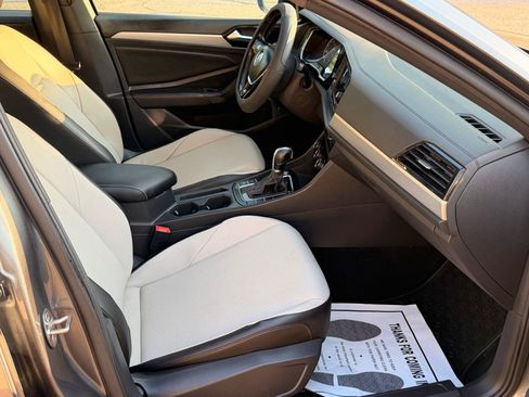 Used 2019 Volkswagen Jetta R-Line FWD image 20