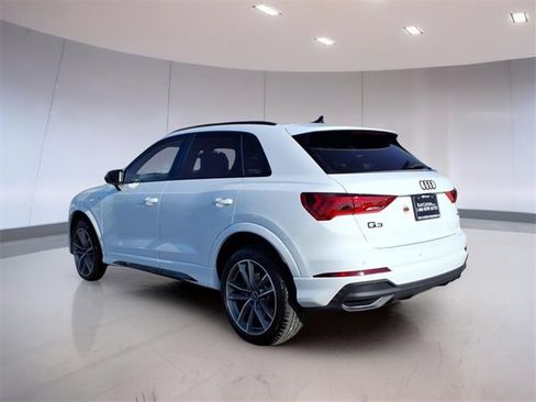 Used 2025 Audi Q3 2.0T Premium w/ Convenience Package image 2