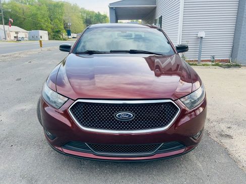 Used 2015 Ford Taurus SHO image 2