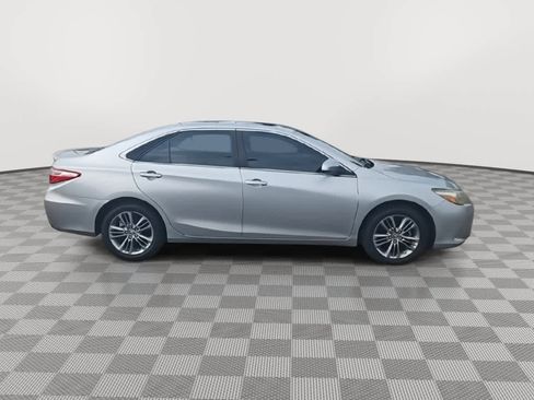 Used 2015 Toyota Camry SE image 9