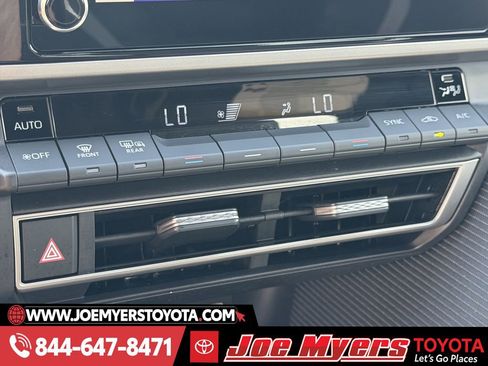 Used 2025 Toyota Camry SE image 20