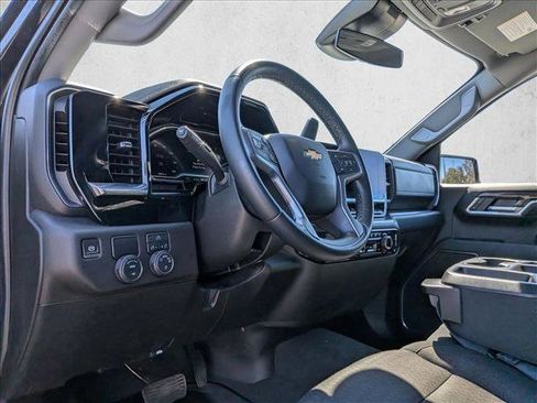 Used 2024 Chevrolet Silverado 1500 LT image 10