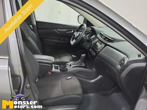 Used 2019 Nissan Rogue SV AWD/4WD image 10