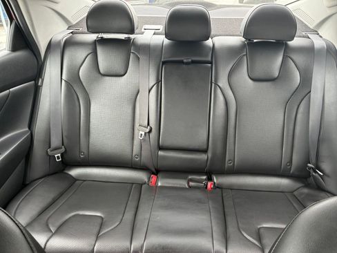 Used 2025 Hyundai Elantra Limited image 38