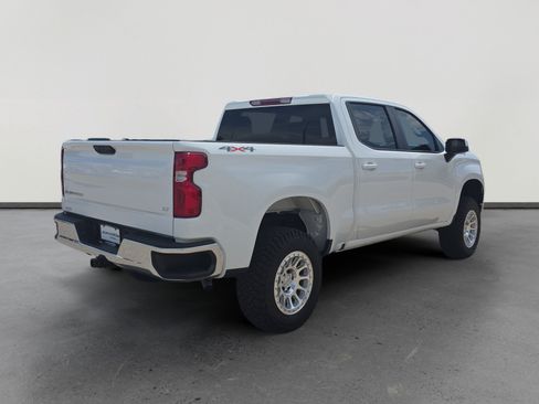 Used 2024 Chevrolet Silverado 1500 LT AWD/4WD image 5