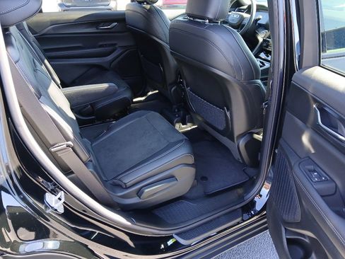 New 2025 Jeep Grand Cherokee L Altitude image 34