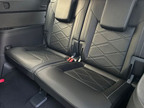 New 2026 Volkswagen Atlas SE FWD image 13