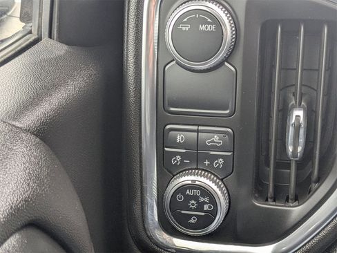 Used 2020 GMC Sierra 1500 SLT image 25