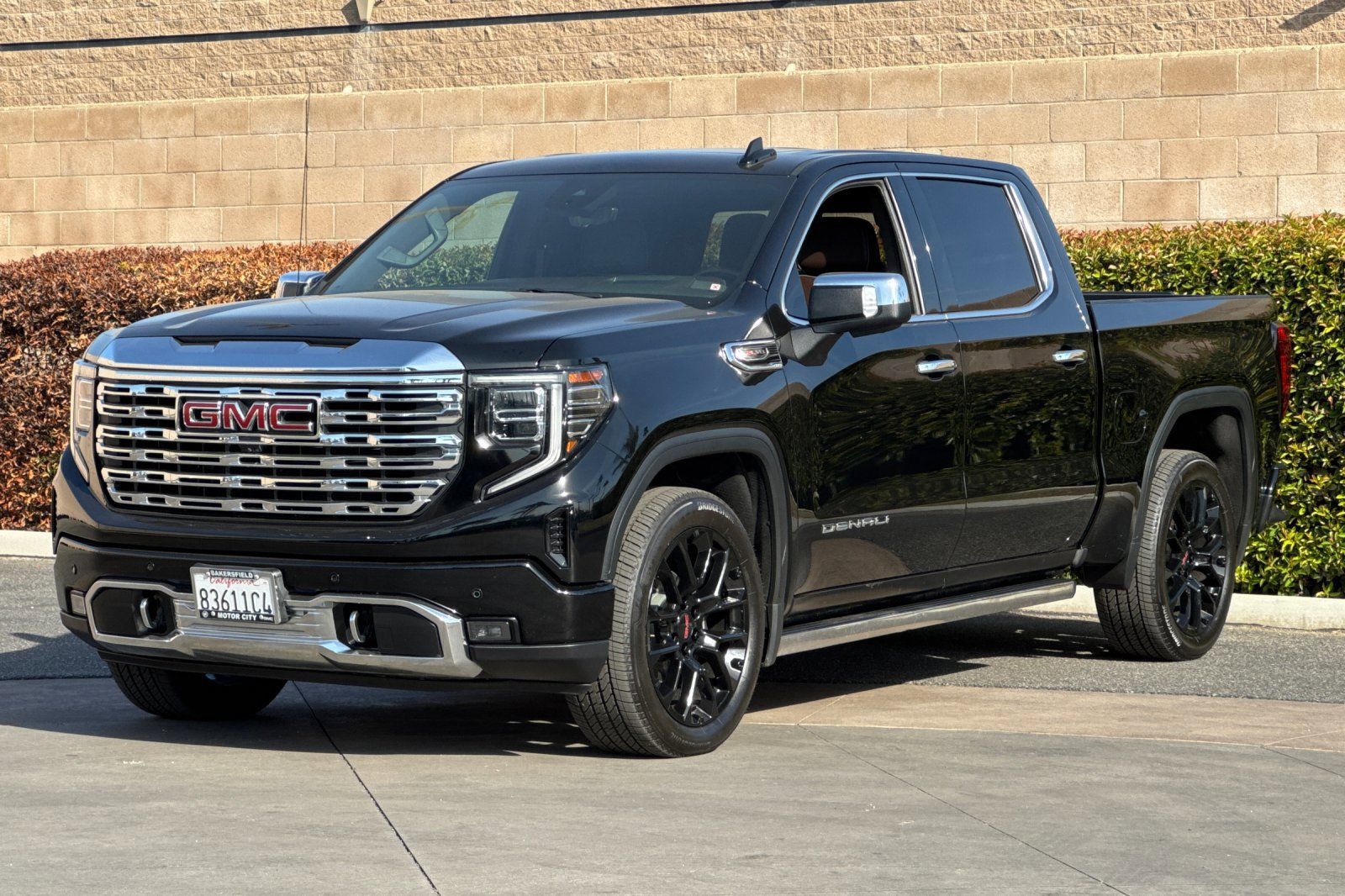 Certified 2023 GMC Sierra 1500 Denali w/ Denali Reserve Package AWD/4WD image 8