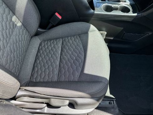 Used 2019 Chevrolet Equinox LT w/ Sun & Navigation Package FWD image 29