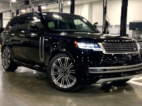 New 2026 Land Rover Range Rover SE image 2
