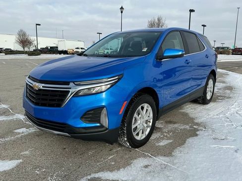 Used 2024 Chevrolet Equinox LT image 3