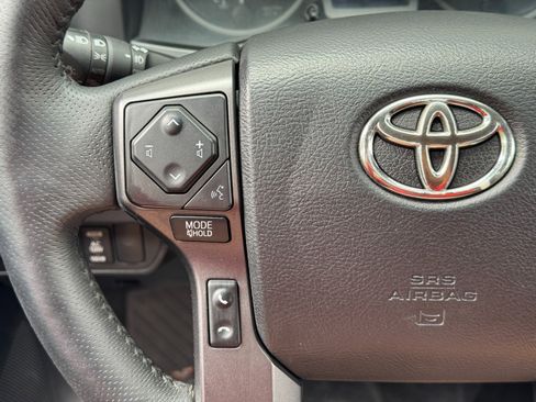 Used 2021 Toyota Tacoma TRD Off-Road AWD/4WD image 19