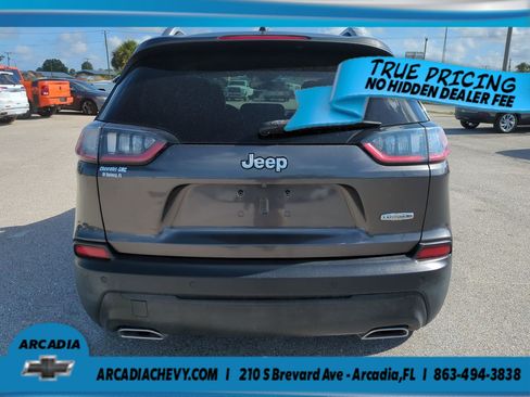 Used 2021 Jeep Cherokee Latitude Lux w/ Comfort/Convenience Group FWD image 5