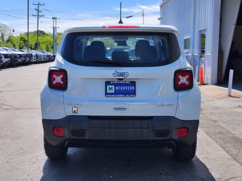 Used 2022 Jeep Renegade Sport AWD/4WD image 4