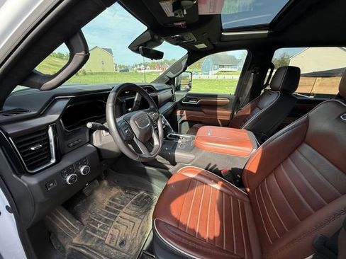 Used 2025 GMC Sierra 2500 Denali Ultimate image 4