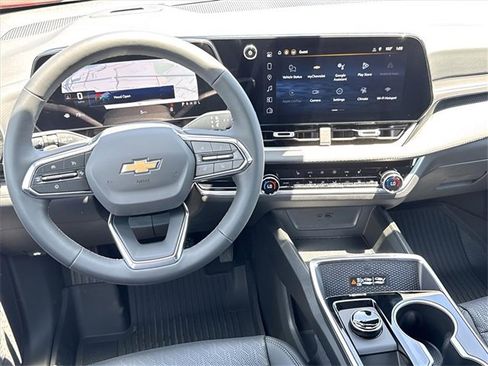 New 2026 Chevrolet Equinox LT w/ Convenience Package II image 17