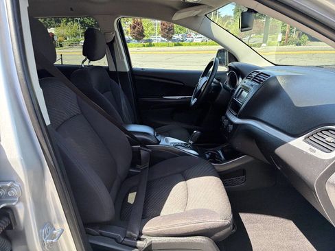 Used 2012 Dodge Journey FWD image 16