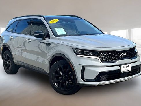 Certified 2023 Kia Sorento SX AWD/4WD image 3