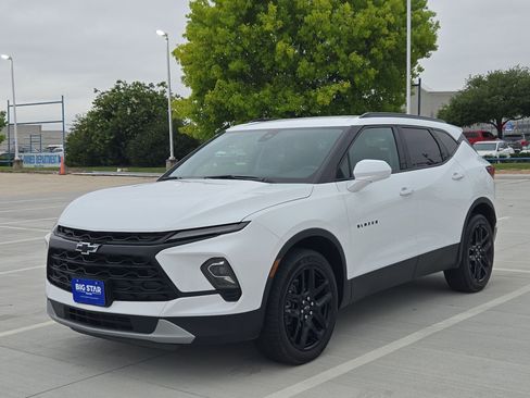 Used 2023 Chevrolet Blazer LT w/ Convenience Package FWD image 9