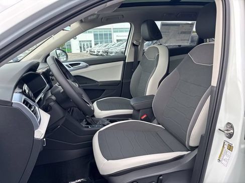 New 2026 Volkswagen Taos SE AWD/4WD image 14