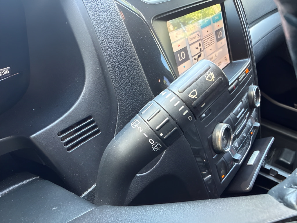Used 2019 Ford Explorer XLT w/ Equipment Group 202A AWD/4WD image 23