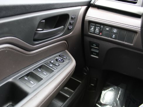 Used 2021 Honda Odyssey EX-L image 35