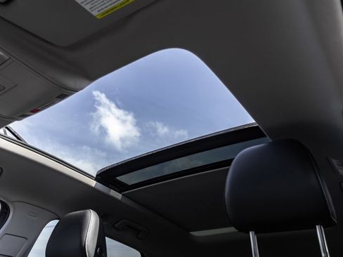 Certified 2023 Volkswagen Taos SEL AWD/4WD image 16