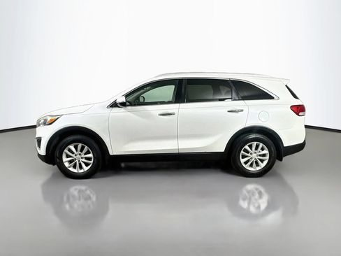 Used 2018 Kia Sorento FWD image 5
