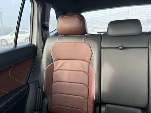 Used 2024 Volkswagen Tiguan SEL R-Line image 12