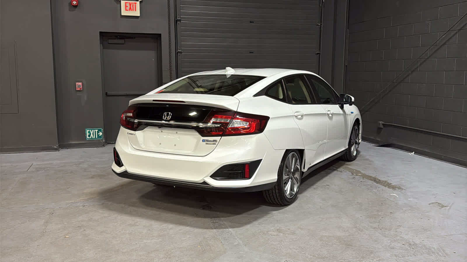 Used 2018 Honda Clarity Touring image 4