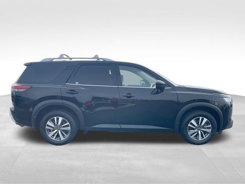 Certified 2023 Nissan Pathfinder SL AWD/4WD image 9