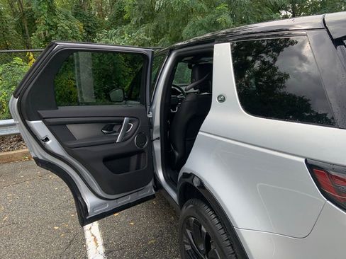 Certified 2025 Land Rover Discovery Sport Dynamic SE image 12