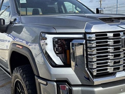 Used 2024 GMC Sierra 2500 Denali w/ Denali Reserve Package AWD/4WD image 5