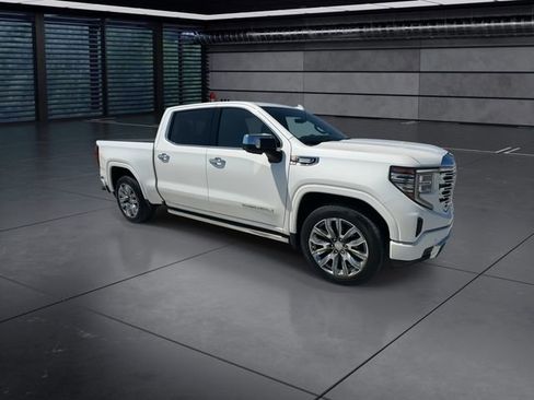 Used 2022 GMC Sierra 1500 Denali w/ Denali Reserve Package AWD/4WD image 2