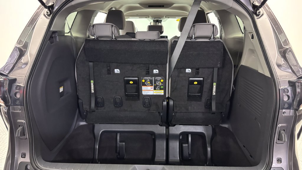 Certified 2024 Toyota Sienna LE FWD image 37