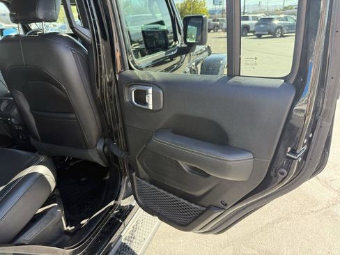 Used 2022 Jeep Wrangler Unlimited Sahara w/ Cold Weather Group image 24