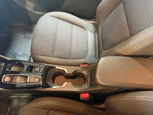 Used 2022 Chevrolet Bolt EUV LT w/ Comfort Package FWD image 15
