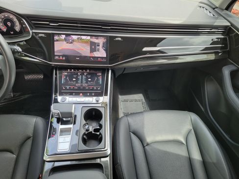 Used 2023 Audi Q7 3.0T Prestige w/ Prestige Package AWD/4WD image 9