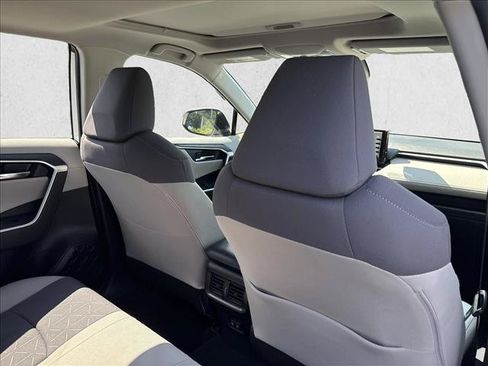 Certified 2020 Toyota RAV4 XLE w/ Convenience Package FWD image 19