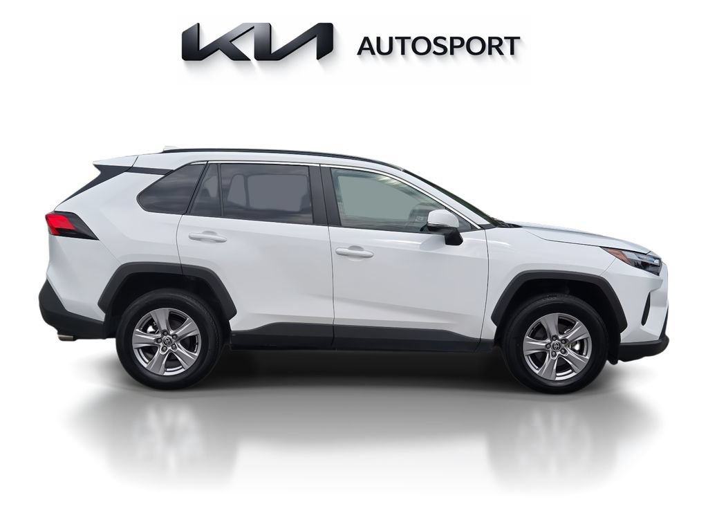 Used 2025 Toyota RAV4 XLE AWD/4WD image 7
