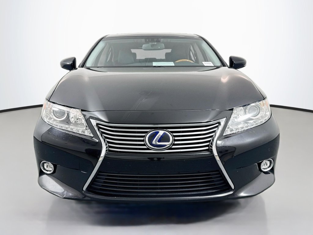 Used 2015 Lexus ES 300h w/ Navigation System Package FWD image 4