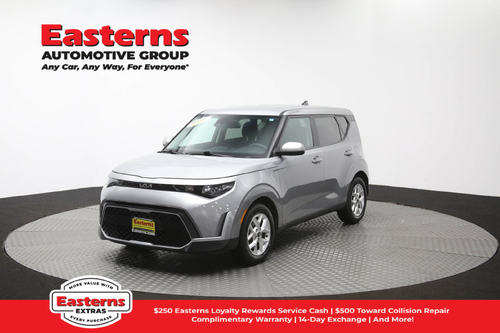 Used 2023 Kia Soul LX w/ LX Technology Package FWD image 56