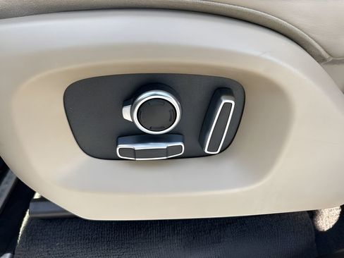 Used 2017 Land Rover Range Rover Sport HSE image 10