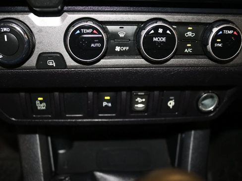 Used 2017 Toyota Tacoma TRD Sport w/ Premium & Technology Package AWD/4WD image 48