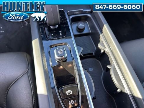 Used 2025 Volvo XC60 B5 Core image 21